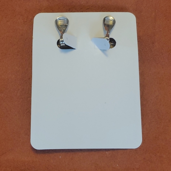 Monet vintage earrings - Picture 2 of 4